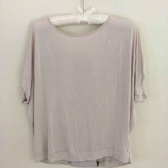 💄💋Express Sequin Sophisticated Short Sleeve Top - Picture 2 of 6